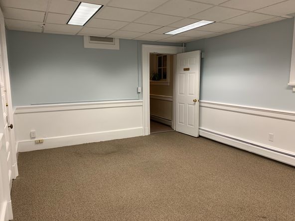 Amesbury Building : 100 Main St, Amesbury, MA 01913